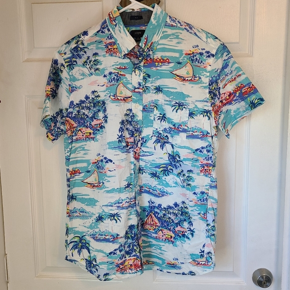 J. Crew Men's Classic Short Sleeve Button Down Shirt, Size: Medium Color: Island - Picture 3 of 16